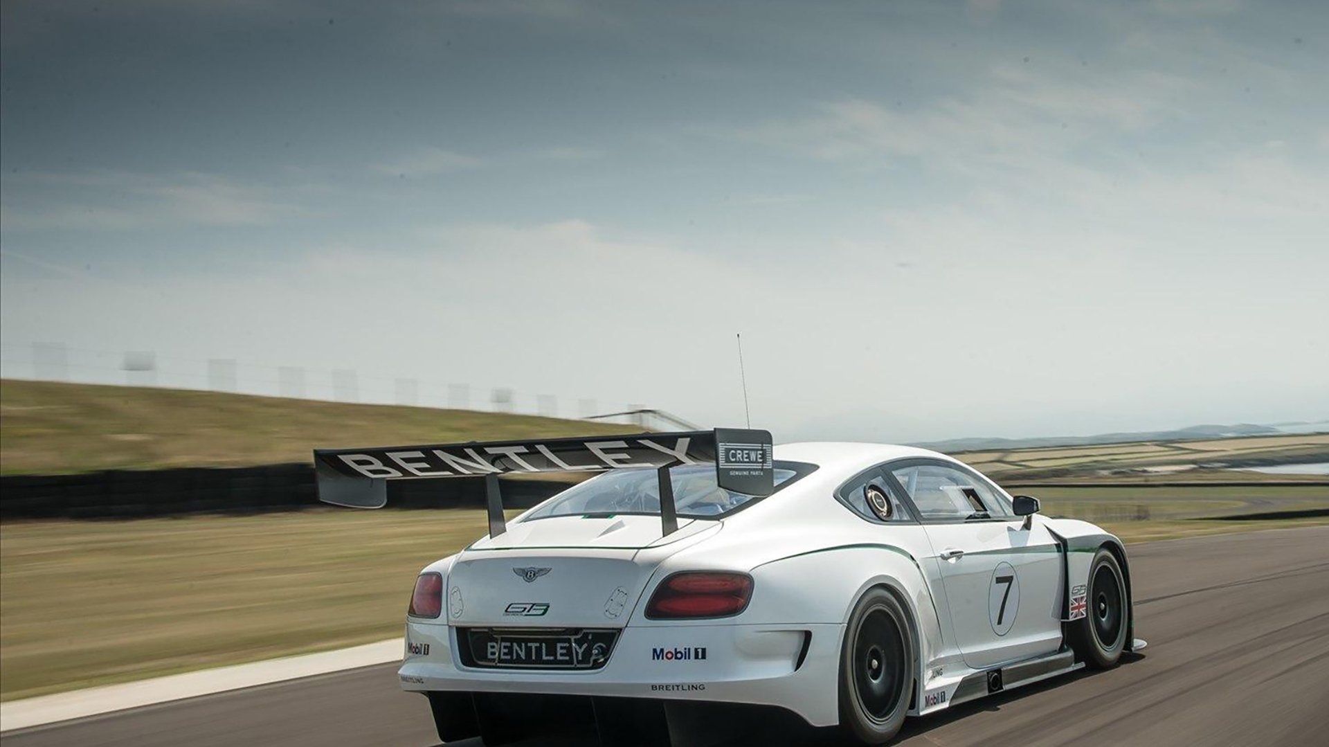 kaiyun登录入口-国足海外归国球员表现优异，助力球队提升，国足外籍成员