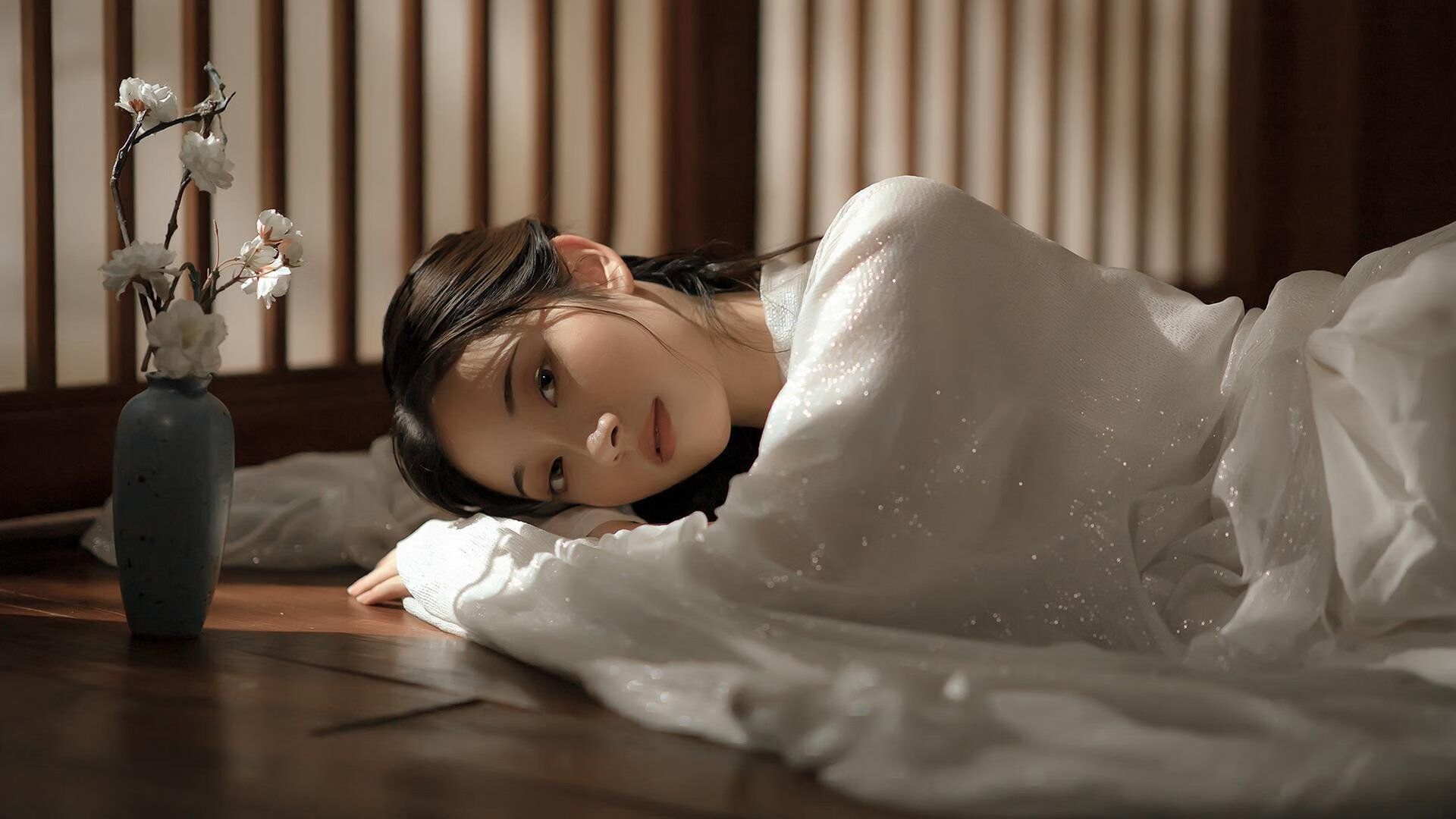 开云中国大陆-库里连续命中远投带动勇士打出高潮，库里超远投球