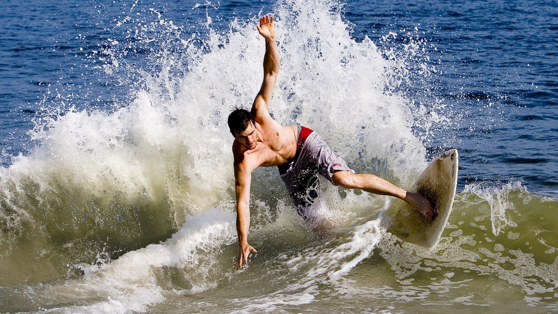 “足球场馆智能化改造助力赛事精彩纷呈”，创意足球场馆